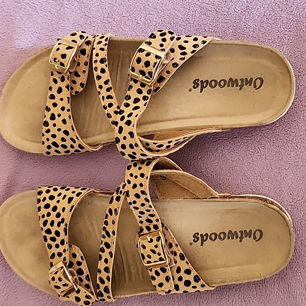 Ontwoods Boutique Leppard Sandals